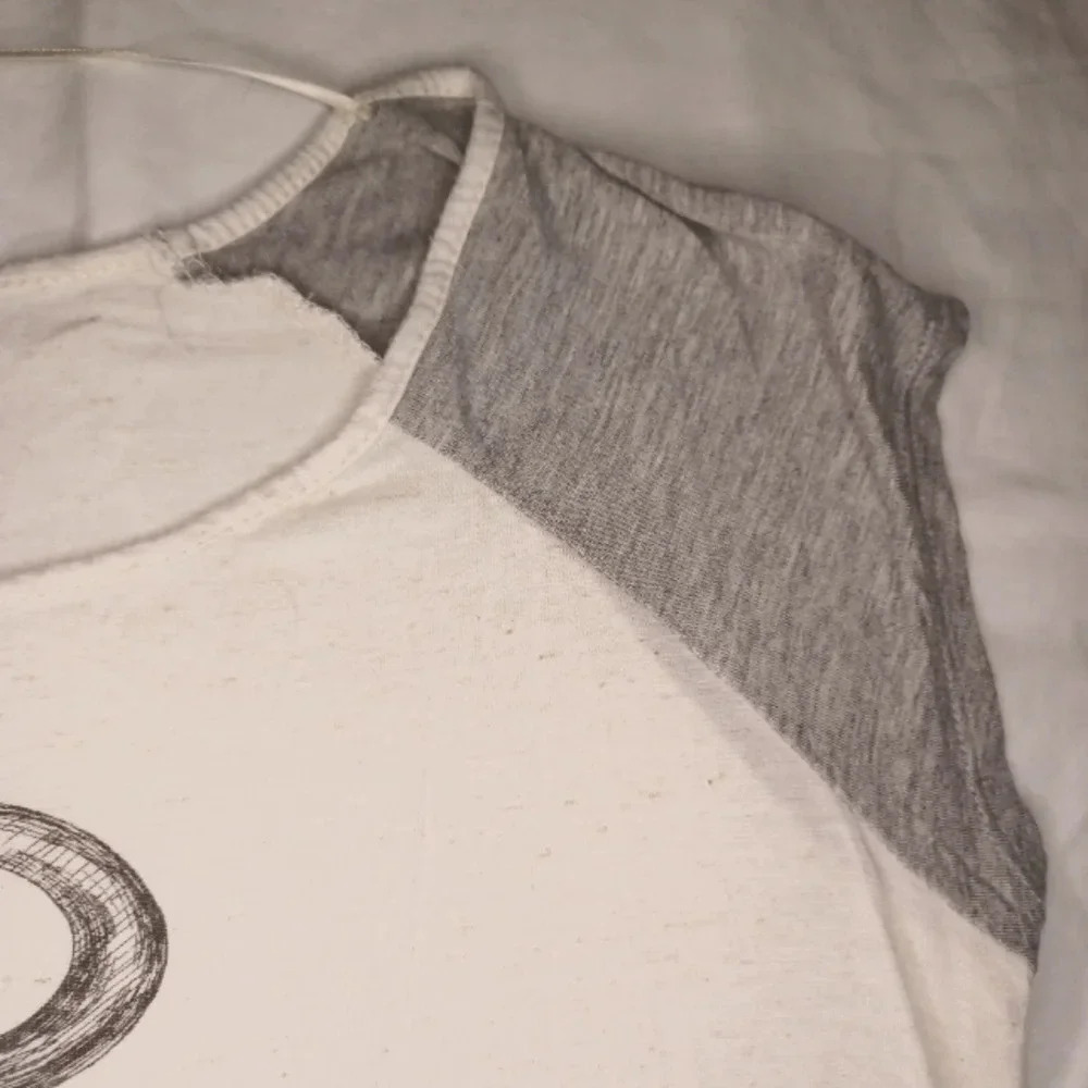 Threads studio T-shirt - Picture 4 of 11